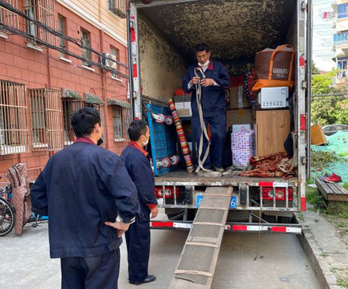 奉贤高楼层居民搬场